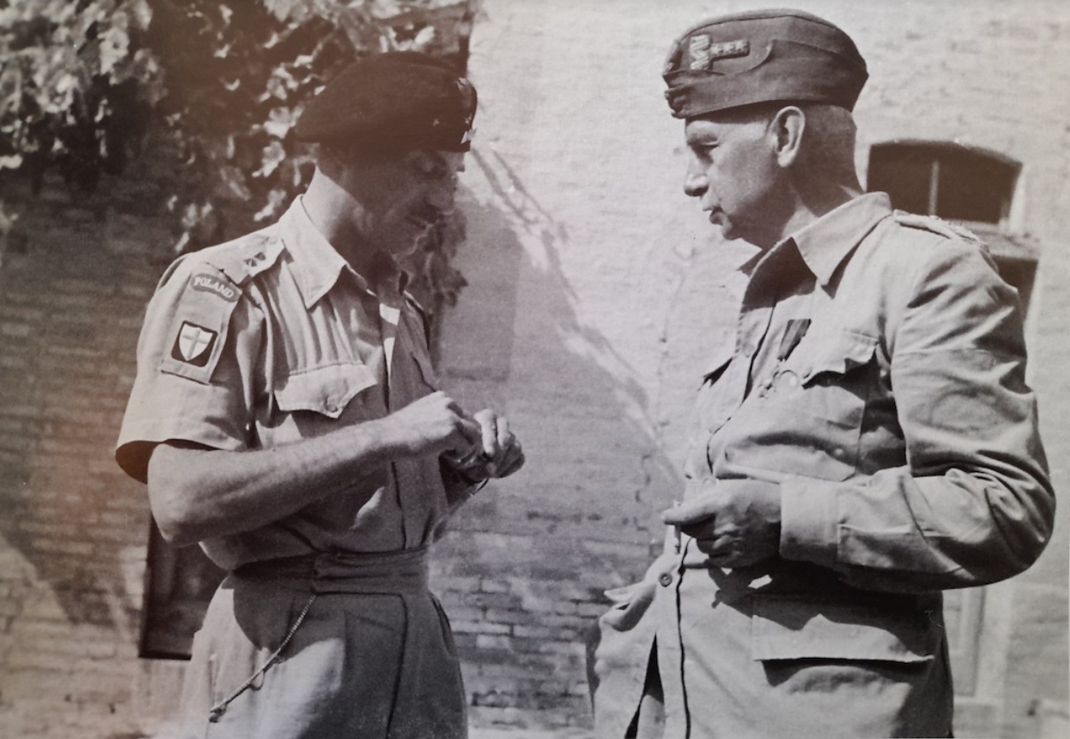 Naczelny Wódz gen. Kazimierz Sosnkowski i d-ca 2. Korpusu Polskiego gen. Władysław Anders podczas walk nad Adriatykiem. (IPMS)