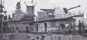 Zdjęcie ORP Gryf, jeszcze z okresu prób stoczniowych w lutym 1938 r. Widoczne liczne zaprawki i konieczność naprawy powłok malarskich. Na innych zdjęciach z tego okresu wyglądało to tylko gorzej. 