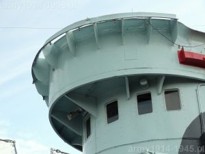 2. ORP Błyskawica, widoczna osłona aerodynamiczna pomostu przed wiatrem i bryzgami. 