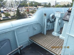 19. ORP Błyskawica, lewe wejście na podest pomostu dowodzenia.