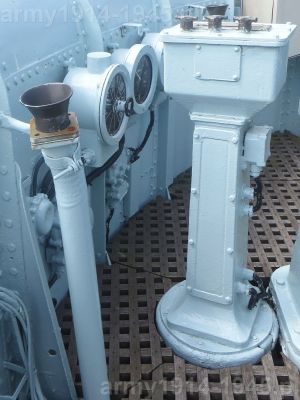 22. ORP Błyskawica, lewe wejście na podest pomostu dowodzenia.