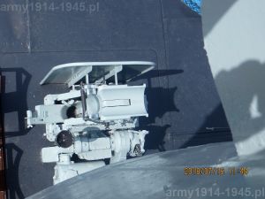 50. ORP Błyskawica, widok z GSD na podnośnik amunicyjny drugiego stanowiska dział artylerii głównej. 