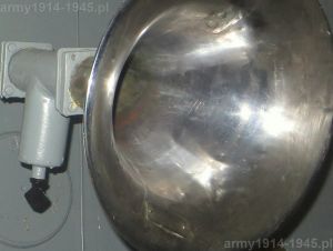 12. duża tuba głosowa. Wygląda na ręczną robotę ze śladami naprawy.