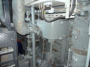 14. ORP Błyskawica, widok na maszynkę sterową od strony prawej burty. 