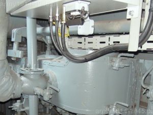 16. ORP Błyskawica, widok na górną część sterowej widoczne doprowadzenia pary. 