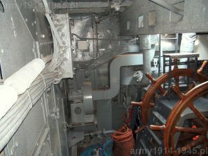 22. ORP Błyskawica, przednia lewa część pomieszczenia. 