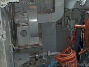 23. ORP Błyskawica, przednia lewa część pomieszczenia w części dolnej. 