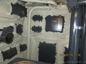 10. ORP Błyskawica, lewy przedni narożnik centrali. 