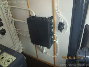 31. ORP Błyskawica, prawa strona centrali artyleryjskiej ze skrzynką elektryczną
