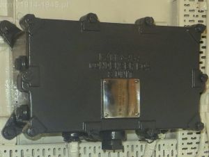 36. ORP Błyskawica, skrzynka kondensatorów na przedniej, górnej części ściany centrali po prawej stronie