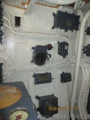 46. ORP Błyskawica, lewa przednia część ściany centrali