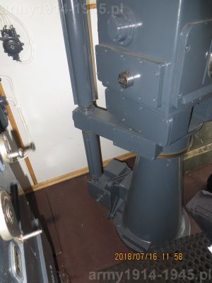 67. ORP Błyskawica, część żyrokorektora poprawek przechyłów RCU.