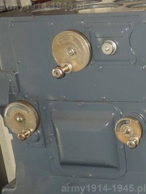 77. ORP Błyskawica, zbliżenie na prawy bok tego kalkulatora