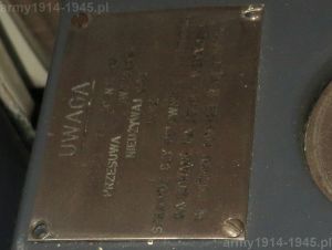 129. ORP Błyskawica, dobra rada umieszczona w górnej części kalkulatora FCB (Fire Control Box) znajdującego się na środku centrali. Dotyczyła użycia pokrętła znajdującego się na następnym zdjęciu. 