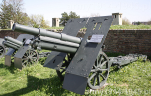 10cm M16 ŠKODA w muzeum w Belgradzie (Vojni muzej) (Wikipedia) 