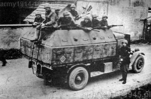Renault ADK protetto 1 ° Gruppo Carr i San Giusto. Jugosławia 1943 r.