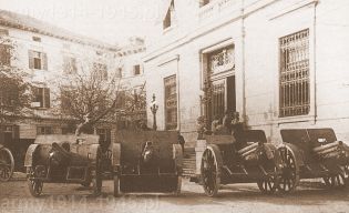 Po wielkim zwycięstwie pod Vittorio Veneto włosi zdobyli wielkie ilości uzbrojenia i wyposażenia. Na zdjęciu haubice 10 cm Feldhaubitze M.14 zgromadzone w Bolzano. 