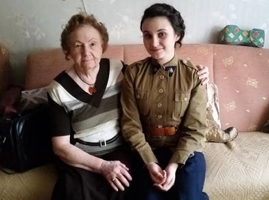 16. członkini OGRH PWK z panią Haliną, pewiaczką 