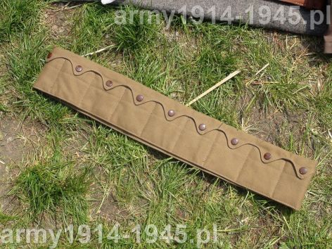 A tak japońska wersja bandoliera na dodatkowy zapas amunicji karabinowej.